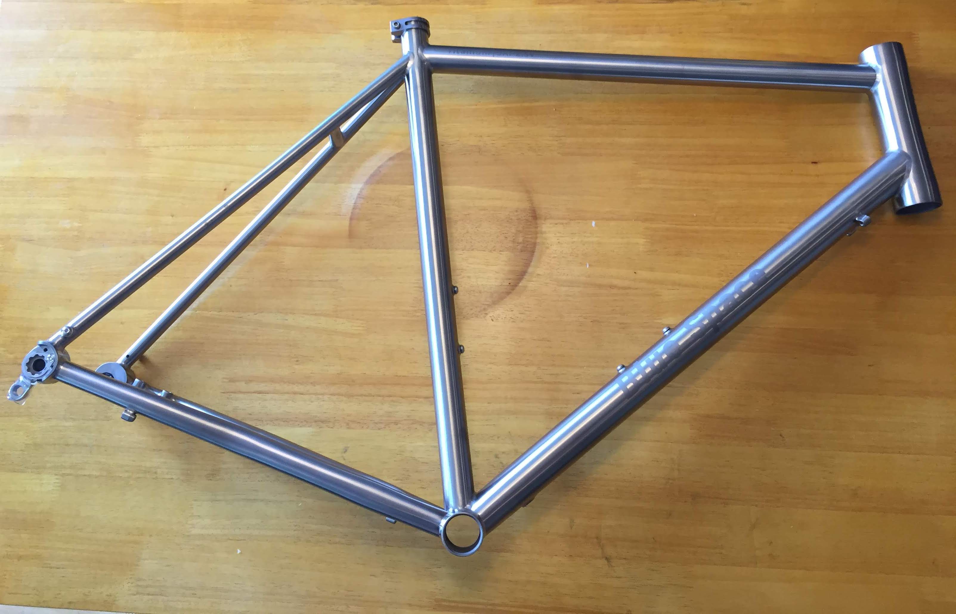 naked-frame-right
